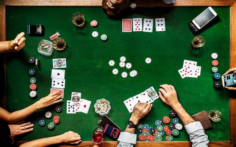 Hoạt động trong một vòng cược Poker 